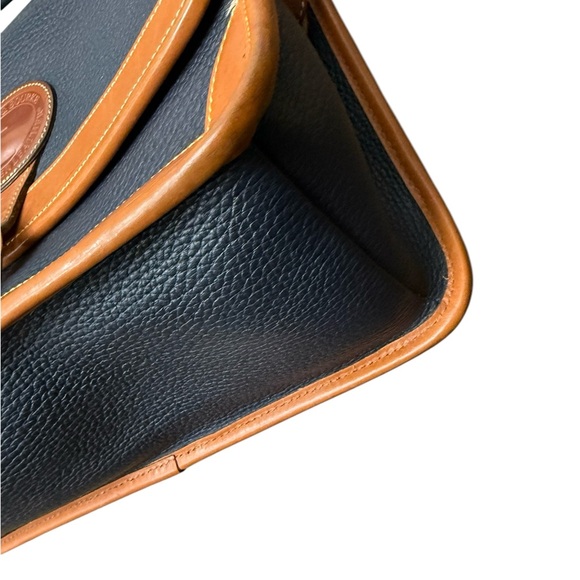 Vintage Dooney and Bourke Navy purse - Picture 11 of 11